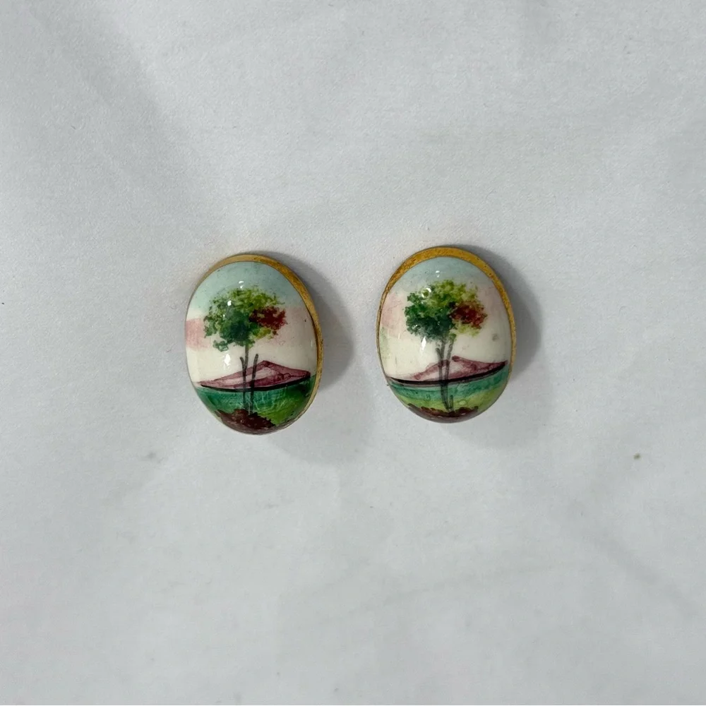 Vintage Satsuma Clip-On Earrings, Handpainted Mountain Scape Porcelaine Earrings - Picture 4 of 9